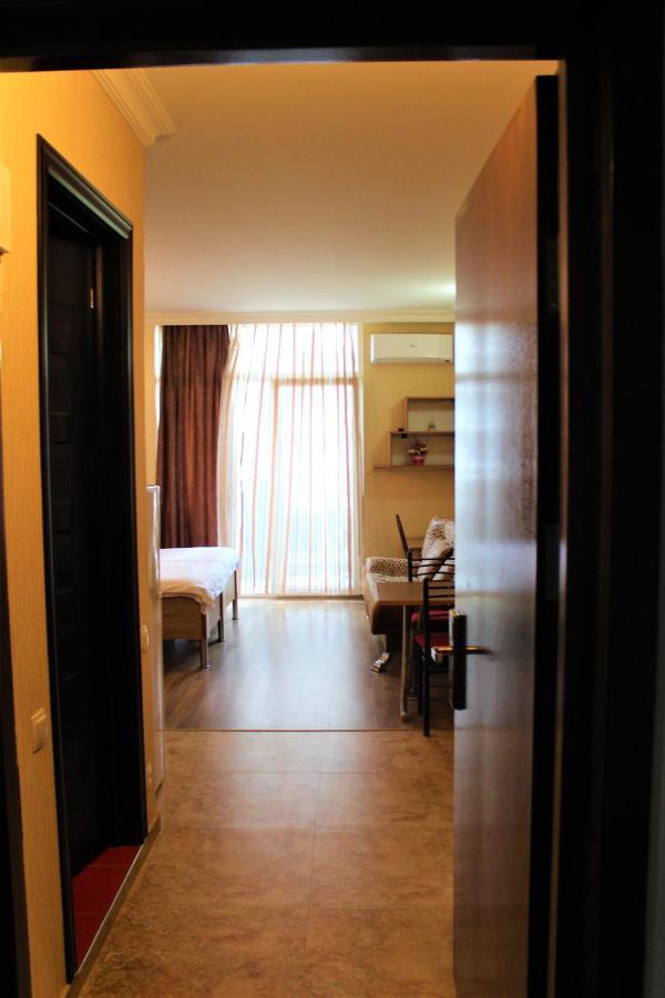 Orbi Lux Apartment Batumi Bagian luar foto