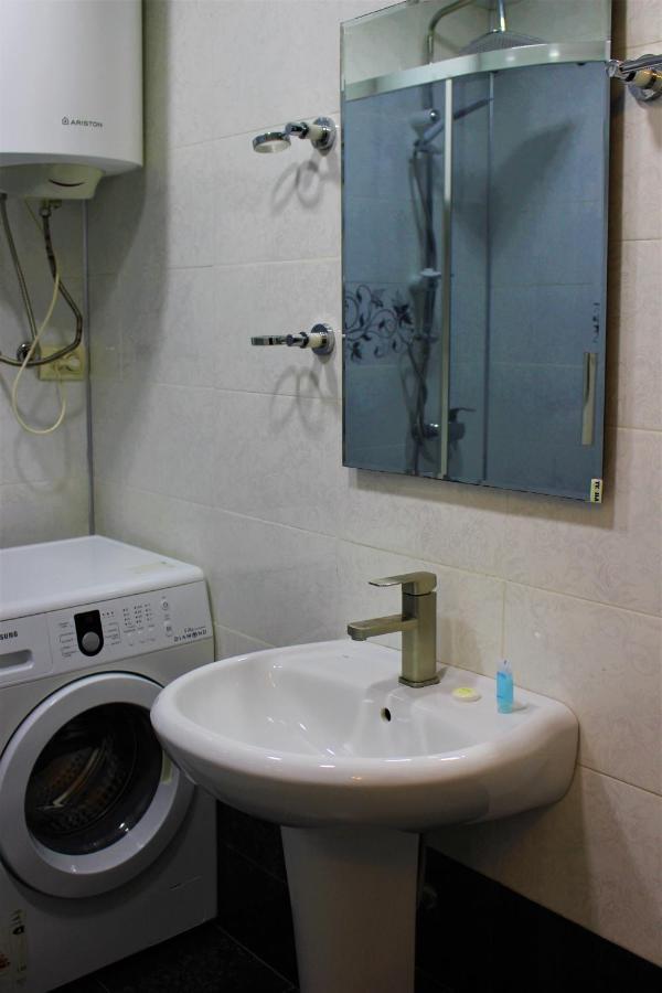 Orbi Lux Apartment Batumi Bagian luar foto