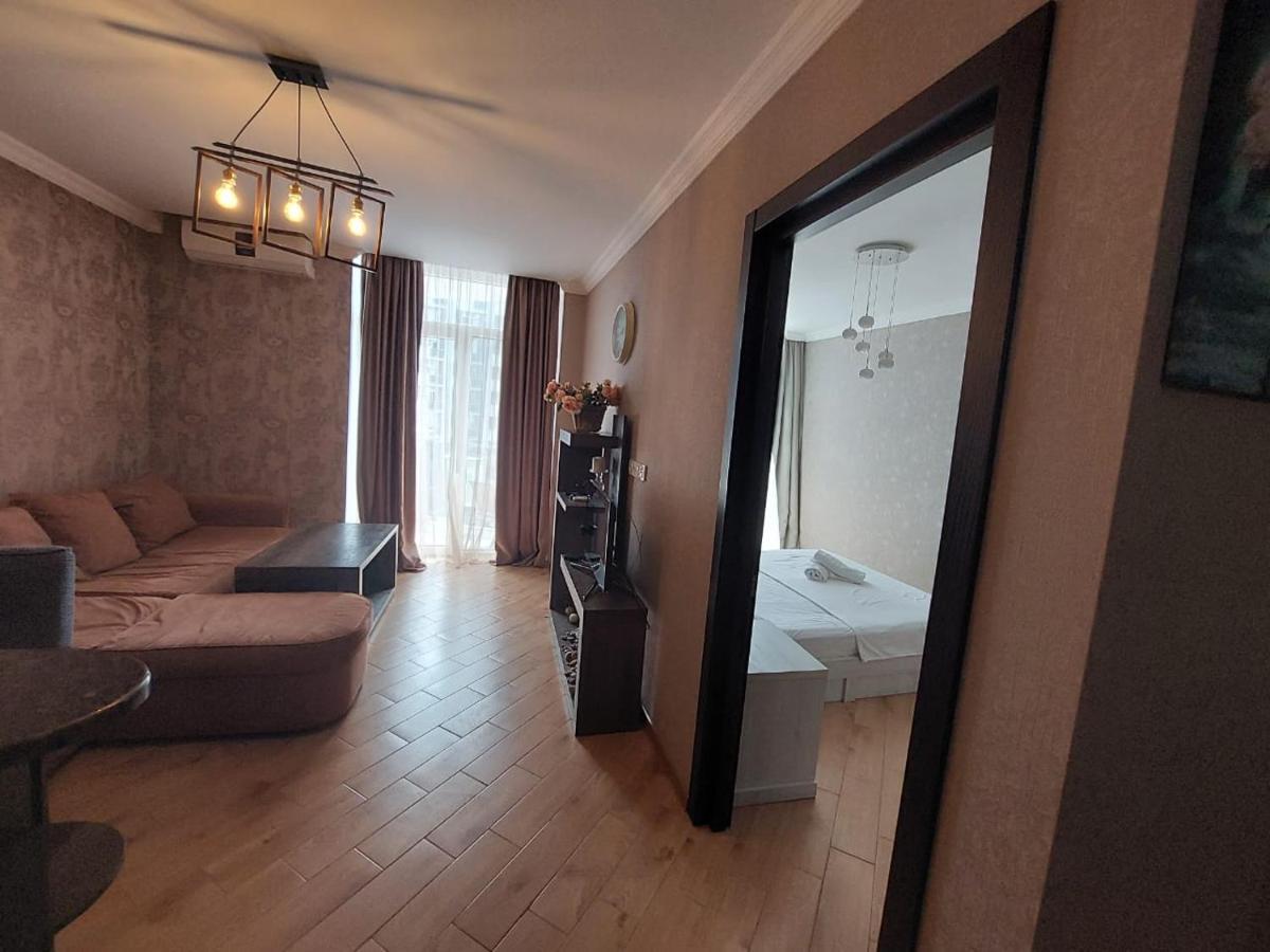 Orbi Lux Apartment Batumi Bagian luar foto